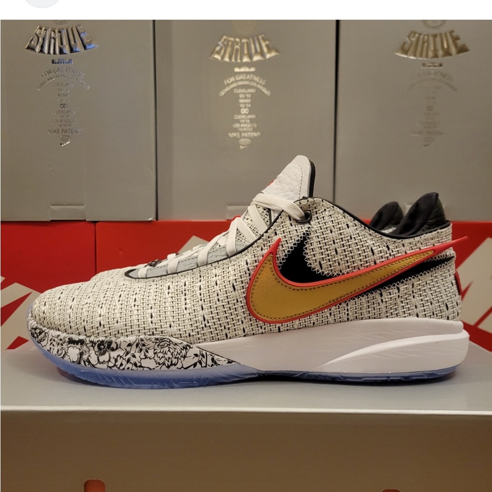 Nike LeBron XX SIZE 17